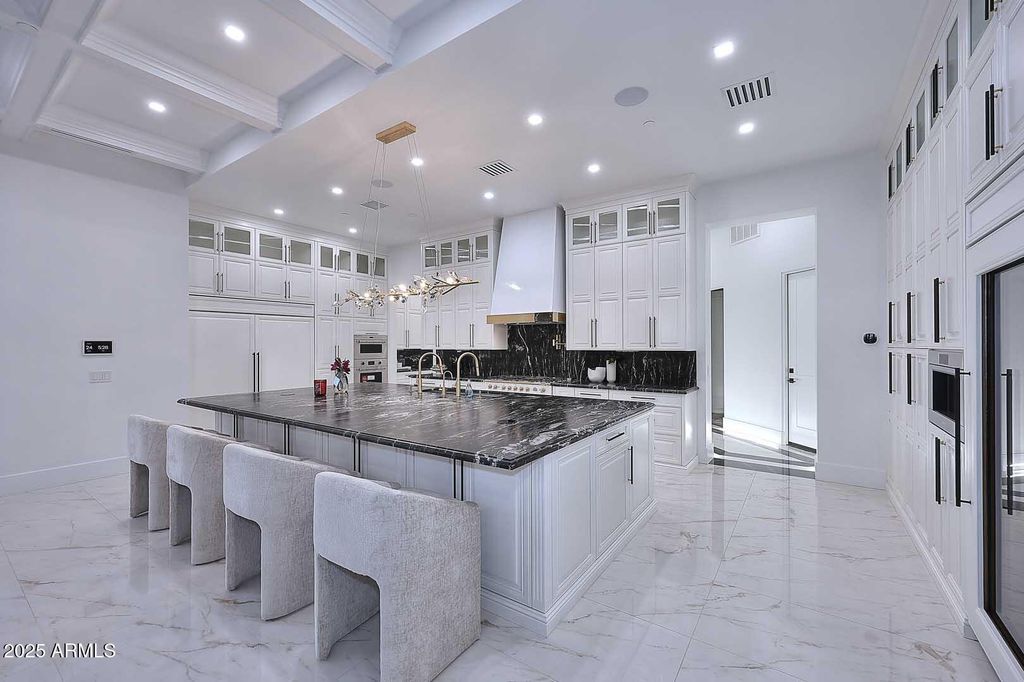 Image 35 of property listing at 6927 E DOUBLETREE RANCH Road, Paradise Valley, AZ 85253