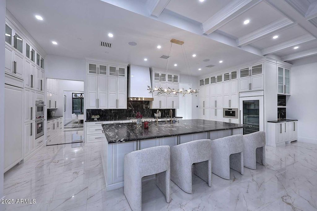 Image 43 of property listing at 6927 E DOUBLETREE RANCH Road, Paradise Valley, AZ 85253