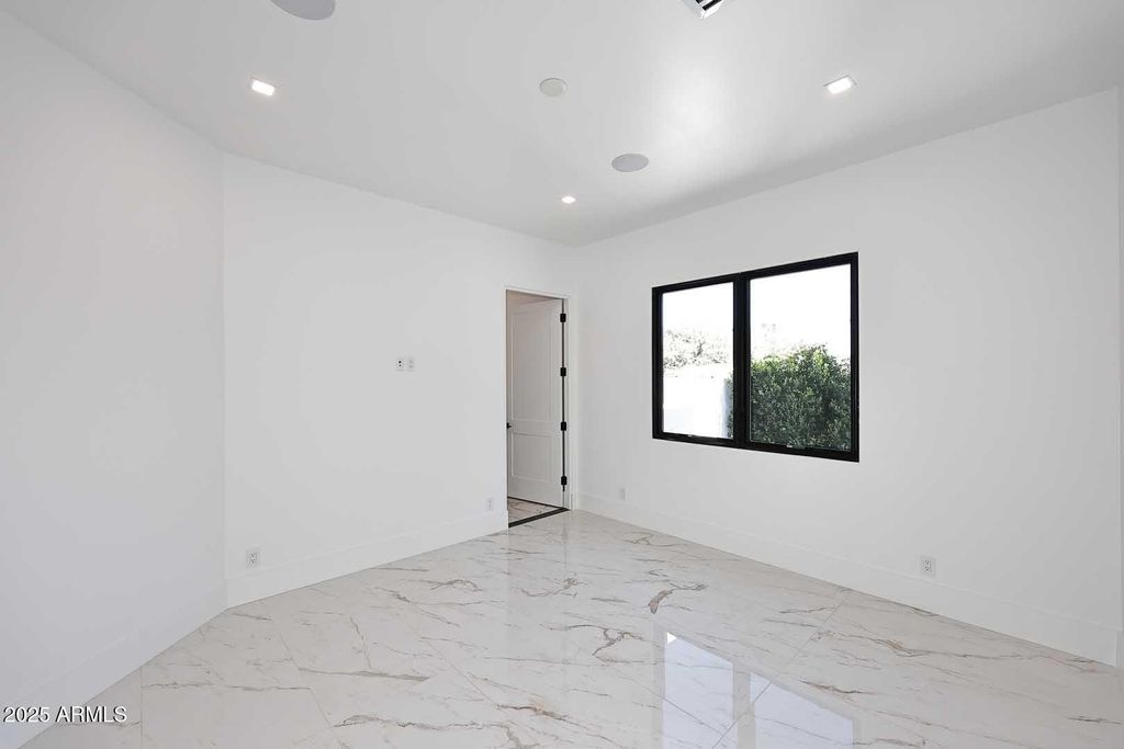 Image 51 of property listing at 6927 E DOUBLETREE RANCH Road, Paradise Valley, AZ 85253