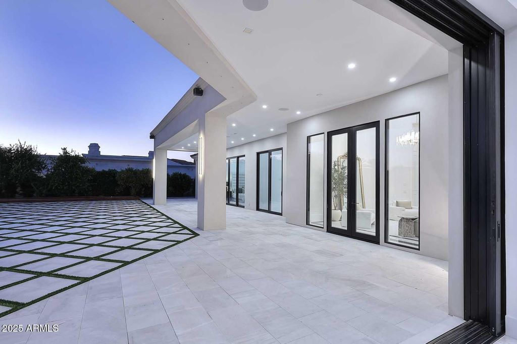 Image 95 of property listing at 6927 E DOUBLETREE RANCH Road, Paradise Valley, AZ 85253