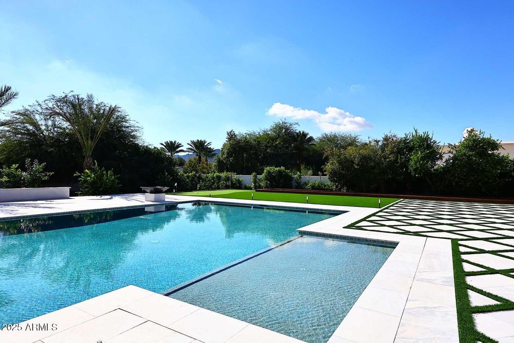 Image 96 of property listing at 6927 E DOUBLETREE RANCH Road, Paradise Valley, AZ 85253