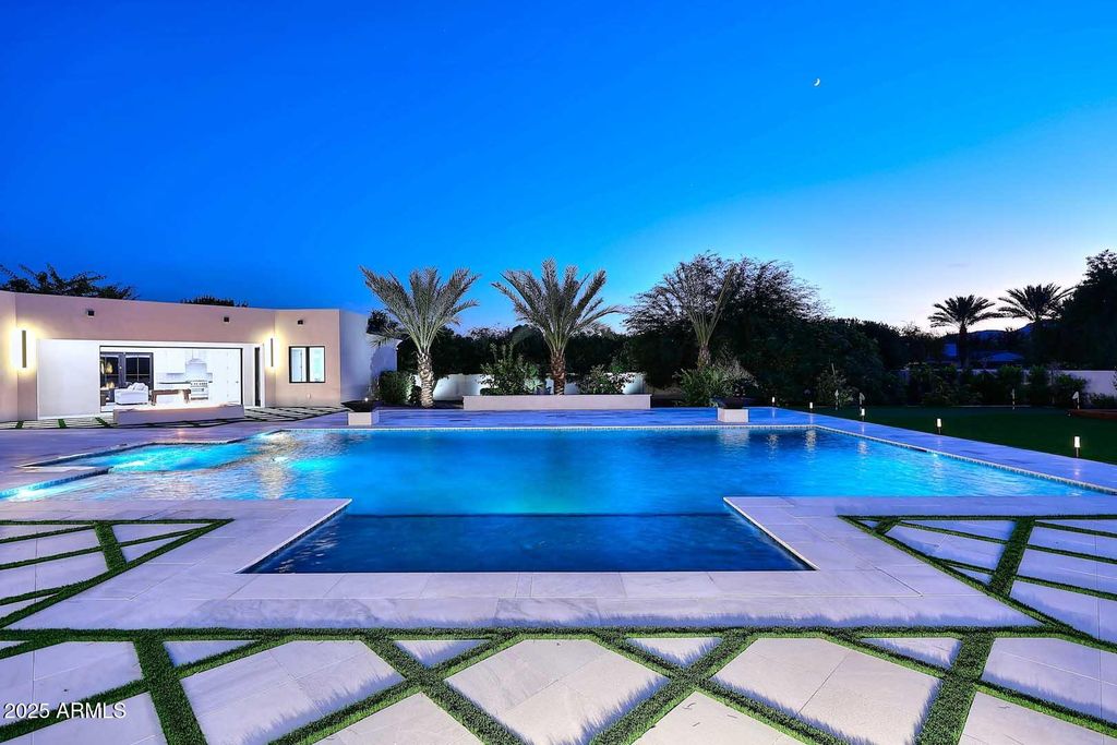 Image 97 of property listing at 6927 E DOUBLETREE RANCH Road, Paradise Valley, AZ 85253