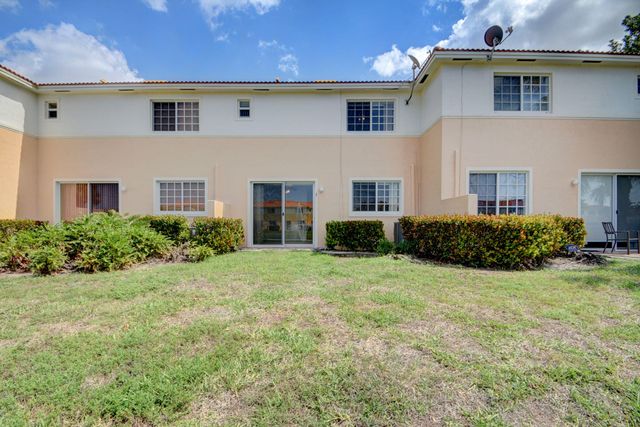 7318 Briella Drive, Boynton Beach, FL 33437