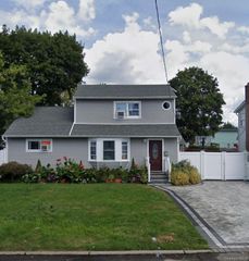 95 E Booker Avenue, Wyandanch, NY 11798