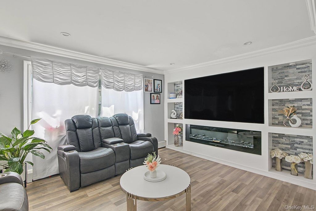 95 E Booker Avenue, Wyandanch, NY 11798 — photo 4