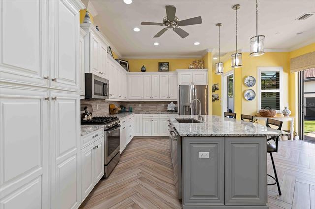 146 E TAMPA AVENUE, Venice, FL 34285