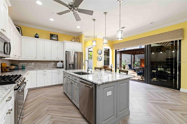 146 E TAMPA AVENUE, Venice, FL 34285