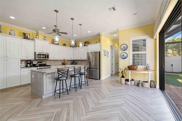 146 E TAMPA AVENUE, Venice, FL 34285