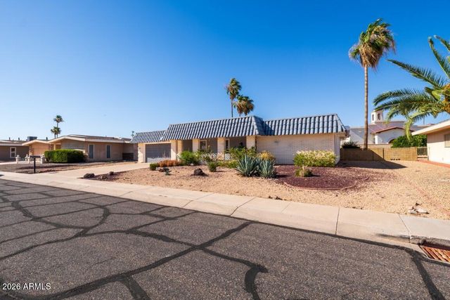 10706 W PINION Lane, Sun City, AZ 85373