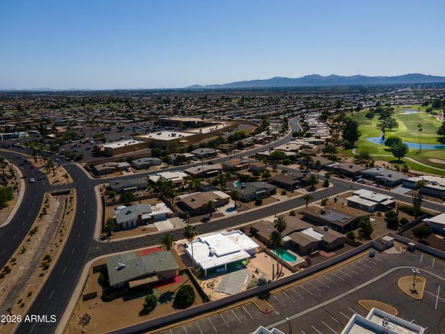 10706 W PINION Lane, Sun City, AZ 85373