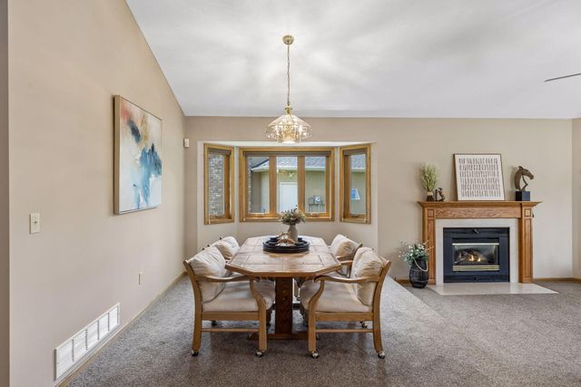 314 Wedgewood Drive, Mahtomedi, MN 55115