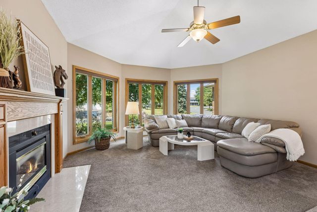 314 Wedgewood Drive, Mahtomedi, MN 55115