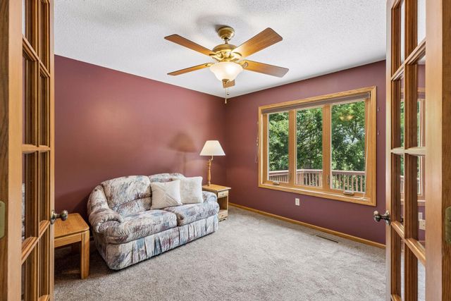 314 Wedgewood Drive, Mahtomedi, MN 55115