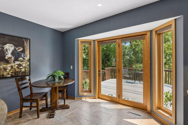 314 Wedgewood Drive, Mahtomedi, MN 55115