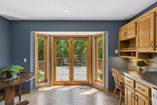 314 Wedgewood Drive, Mahtomedi, MN 55115