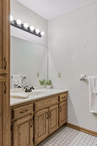 314 Wedgewood Drive, Mahtomedi, MN 55115