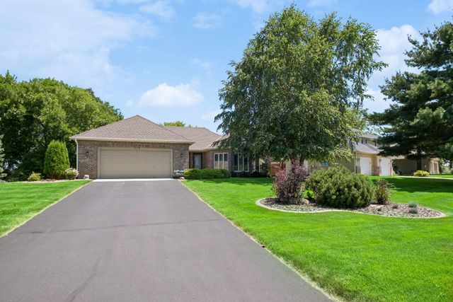 314 Wedgewood Drive, Mahtomedi, MN 55115