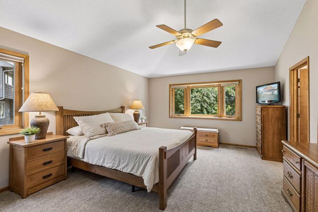 314 Wedgewood Drive, Mahtomedi, MN 55115