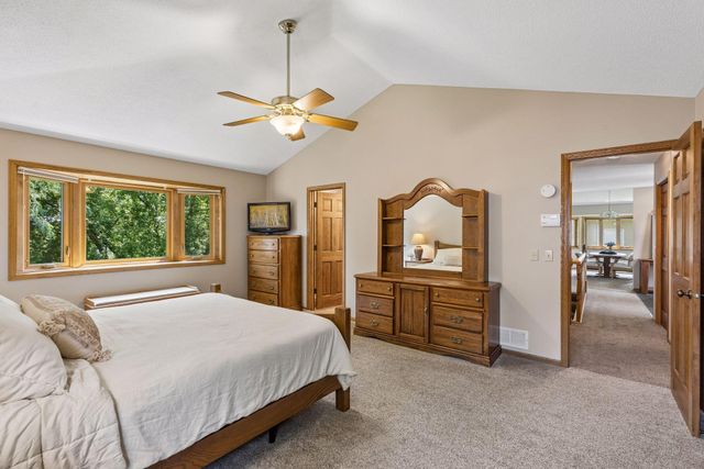 314 Wedgewood Drive, Mahtomedi, MN 55115