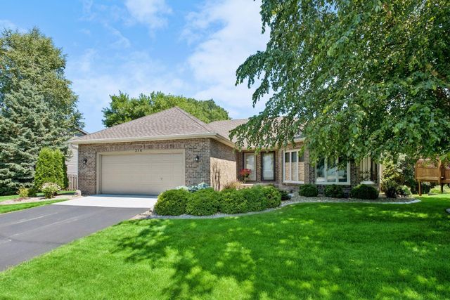 314 Wedgewood Drive, Mahtomedi, MN 55115