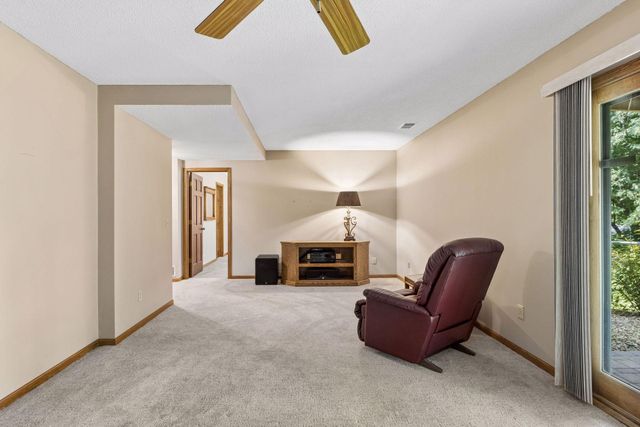 314 Wedgewood Drive, Mahtomedi, MN 55115