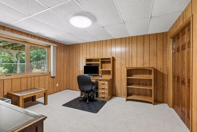 314 Wedgewood Drive, Mahtomedi, MN 55115