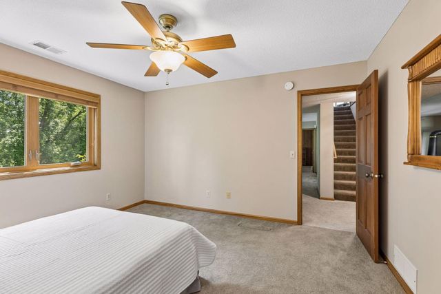 314 Wedgewood Drive, Mahtomedi, MN 55115
