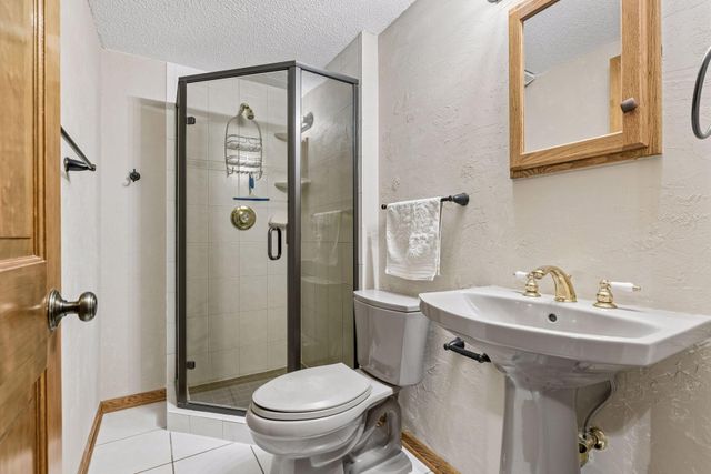 314 Wedgewood Drive, Mahtomedi, MN 55115