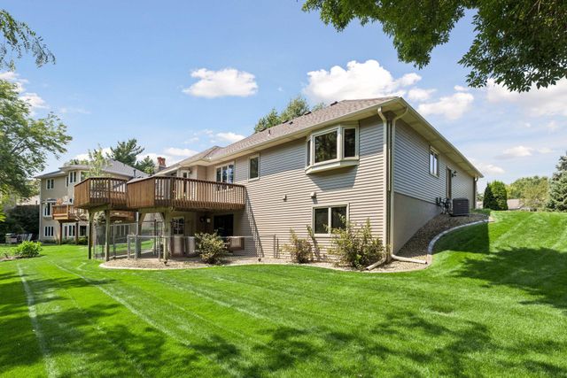 314 Wedgewood Drive, Mahtomedi, MN 55115