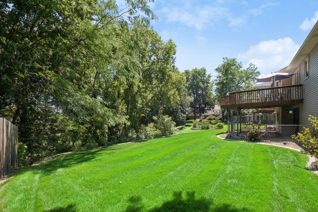 314 Wedgewood Drive, Mahtomedi, MN 55115