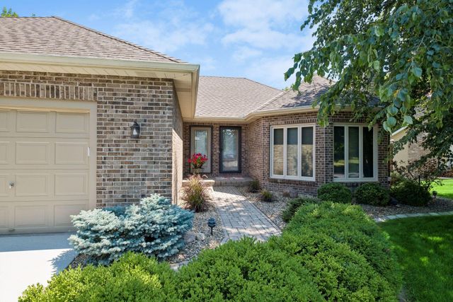 314 Wedgewood Drive, Mahtomedi, MN 55115