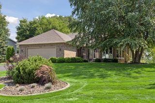314 Wedgewood Drive, Mahtomedi, MN 55115