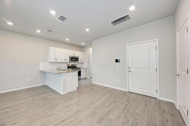 9015 Cattle Baron PATH 1102, Austin, TX 78747