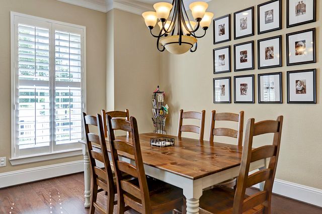 31 E Breezy Way, The Woodlands, TX 77380