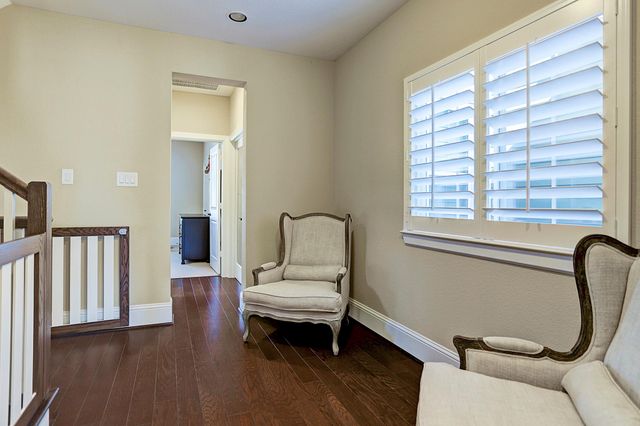 31 E Breezy Way, The Woodlands, TX 77380