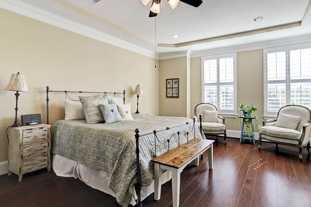 31 E Breezy Way, The Woodlands, TX 77380