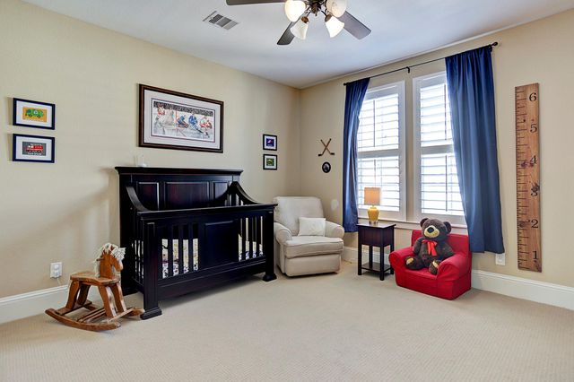 31 E Breezy Way, The Woodlands, TX 77380