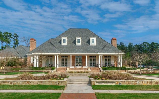 31 E Breezy Way, The Woodlands, TX 77380