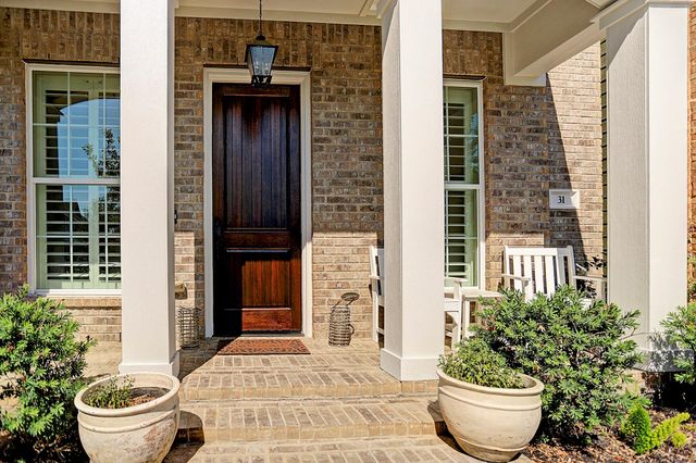 31 E Breezy Way, The Woodlands, TX 77380