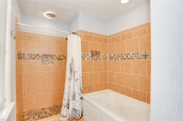 7432 Tyndale CT, Norfolk, VA 23505