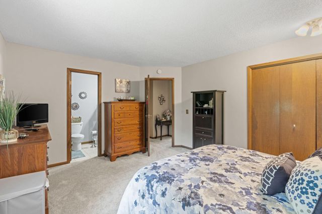 5986 McKinley Street NE, Fridley, MN 55432
