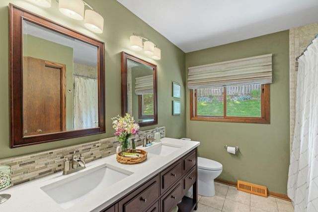 5986 McKinley Street NE, Fridley, MN 55432