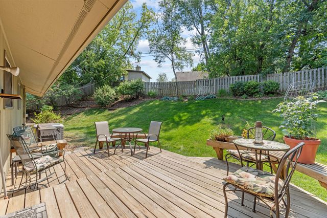 5986 McKinley Street NE, Fridley, MN 55432