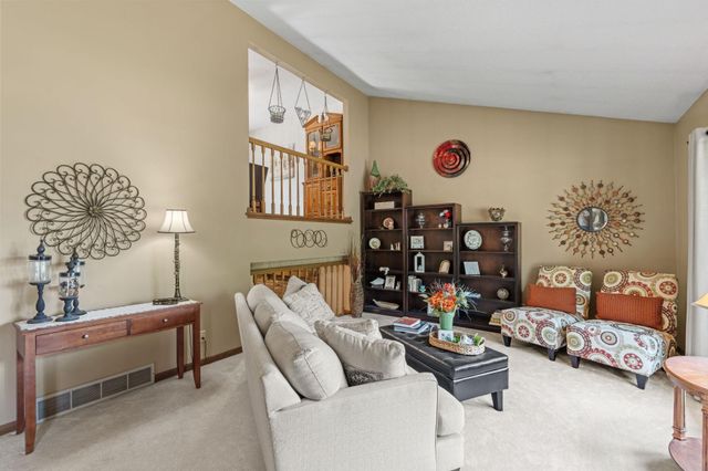5986 McKinley Street NE, Fridley, MN 55432