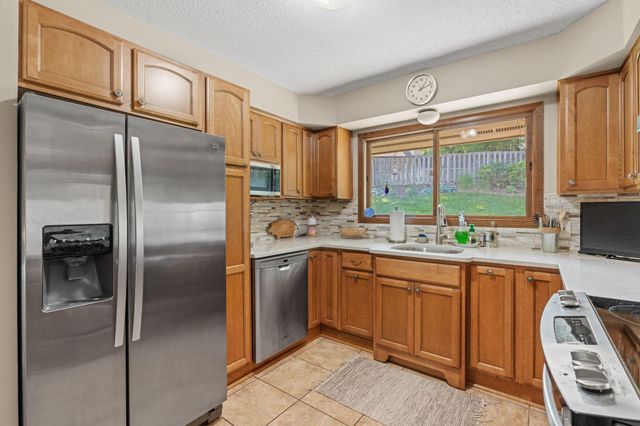 5986 McKinley Street NE, Fridley, MN 55432