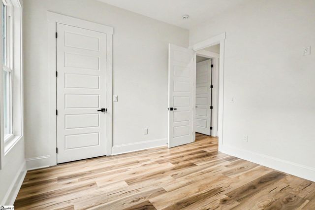 197 Old Farrs Bridge Road, Greenville, SC 29611