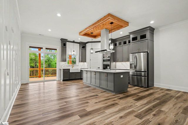 197 Old Farrs Bridge Road, Greenville, SC 29611
