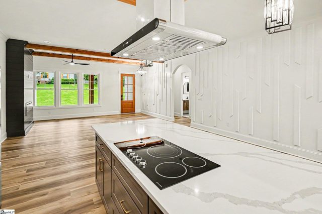 197 Old Farrs Bridge Road, Greenville, SC 29611