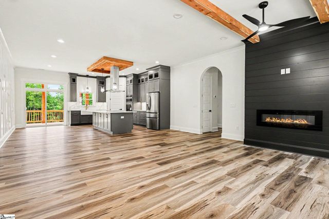 197 Old Farrs Bridge Road, Greenville, SC 29611