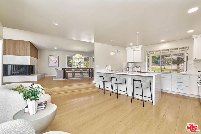 1908 Lyans Drive, La Canada Flintridge, CA 91011